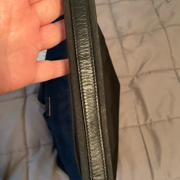GUCCI PURSE AUTHENTICATED THROUGH ENRUPTY - Picture 6 of 9